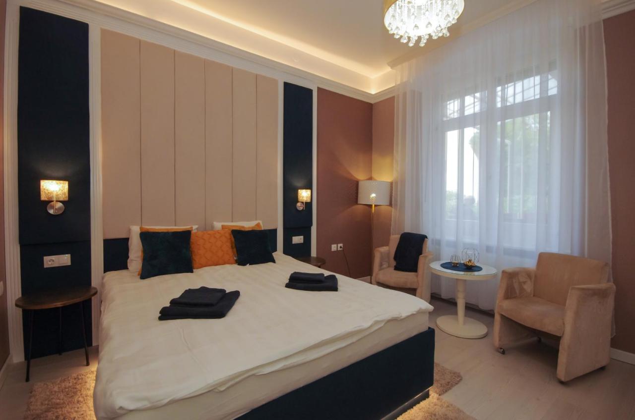 Glamour Apartman Gyula Exterior photo