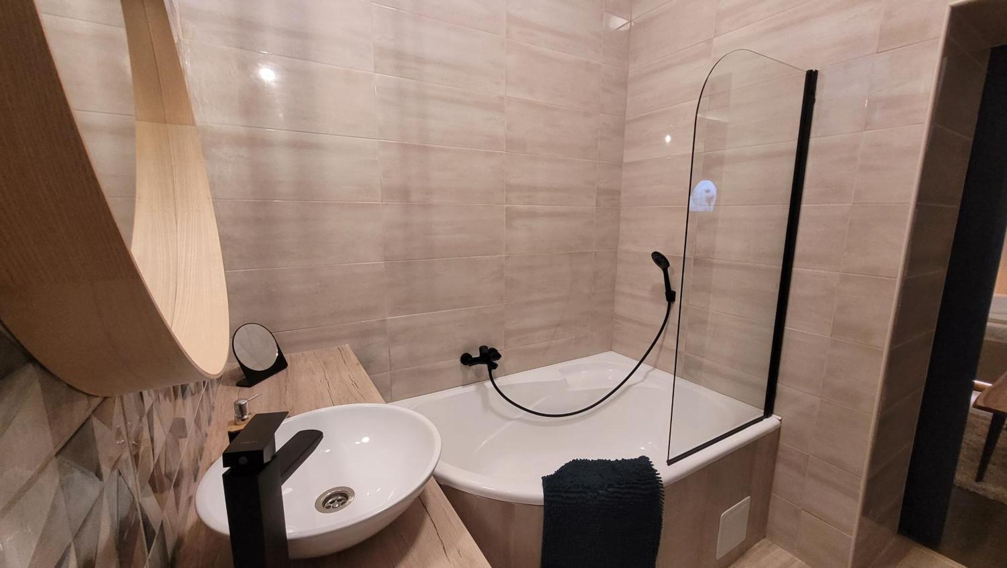 Glamour Apartman Gyula Exterior photo